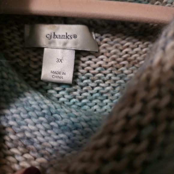 Cozy Multicolor Striped Women's Sweater - Picture 7 of 7